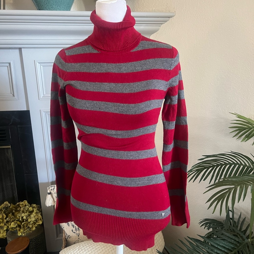 Vintage Y2K Guess Red and Gray Striped Turtleneck Sweater M
